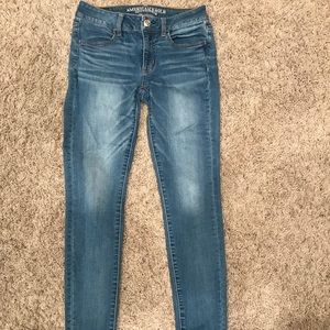 American Eagle blue skinny jeans